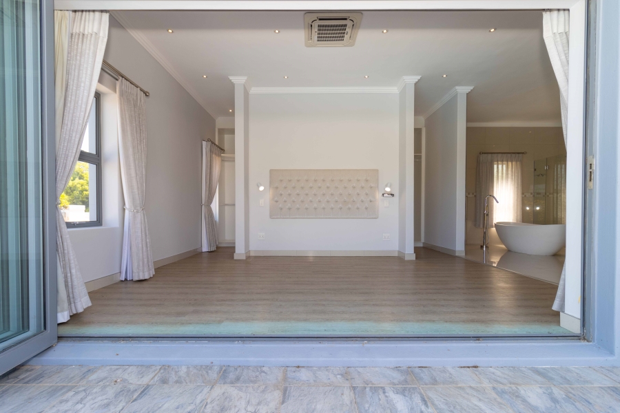 5 Bedroom Property for Sale in Val De Vie Estate Western Cape